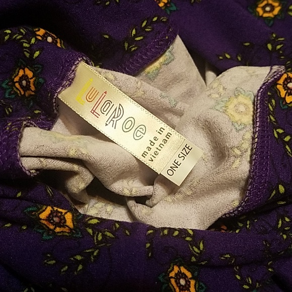 Lularoe One Size Leggings - Picture 2 of 2